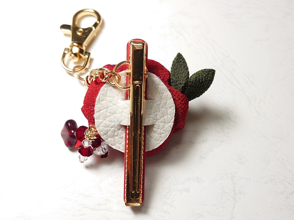 つまみ細工のキークリップ(椿・バラ・睡蓮)