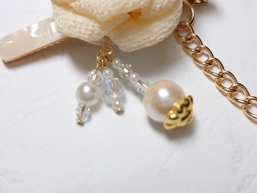 つまみ細工のキークリップ(椿・バラ・睡蓮)