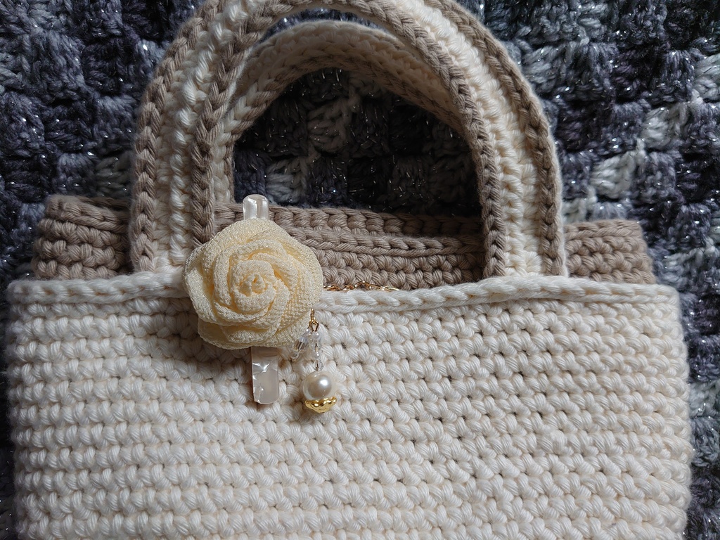 つまみ細工のキークリップ(椿・バラ・睡蓮)