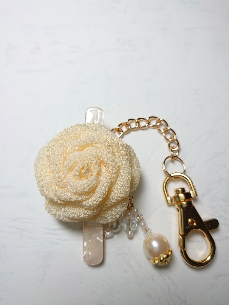 つまみ細工のキークリップ(椿・バラ・睡蓮)