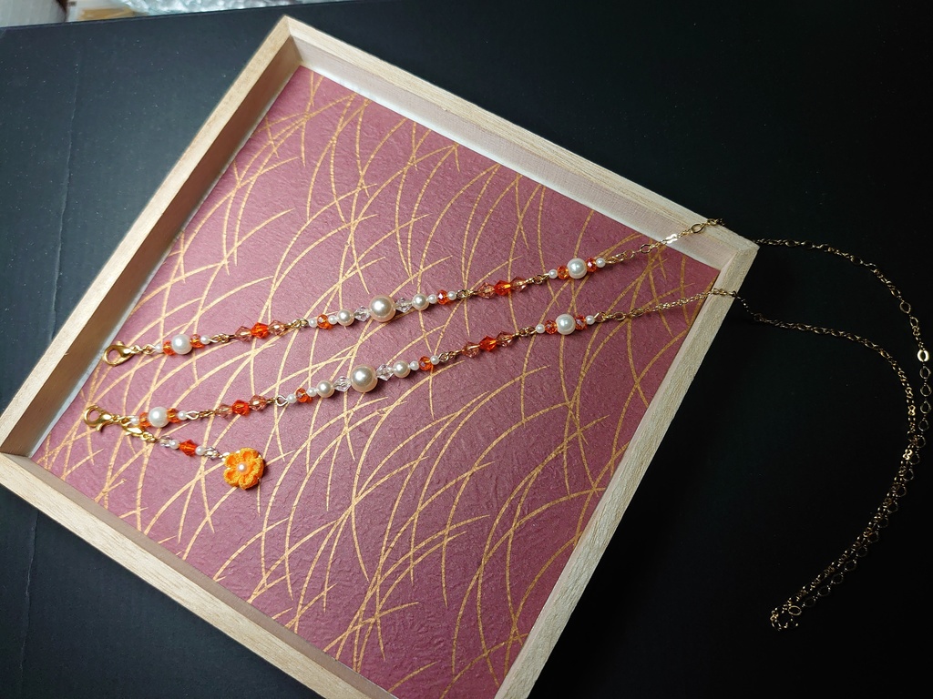 つまみ細工のチャーム付きマスクチェーン