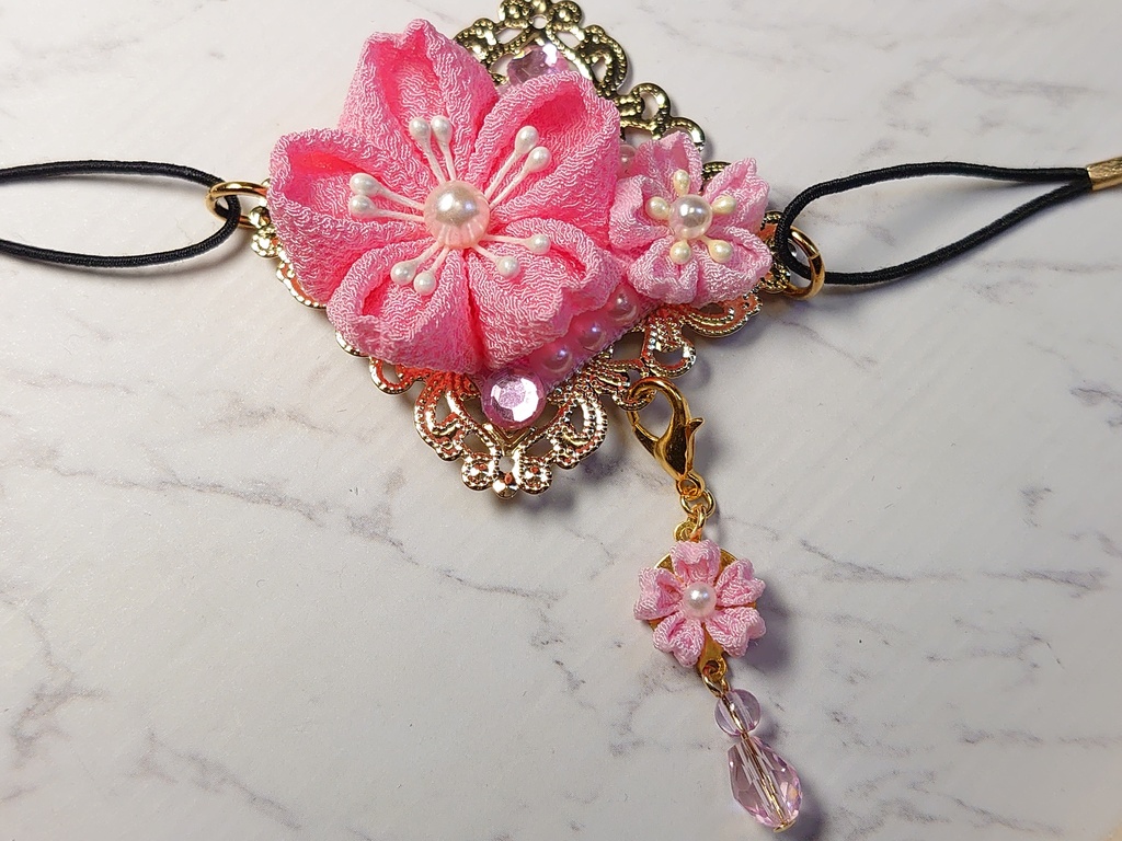 つまみ細工のマスクフック