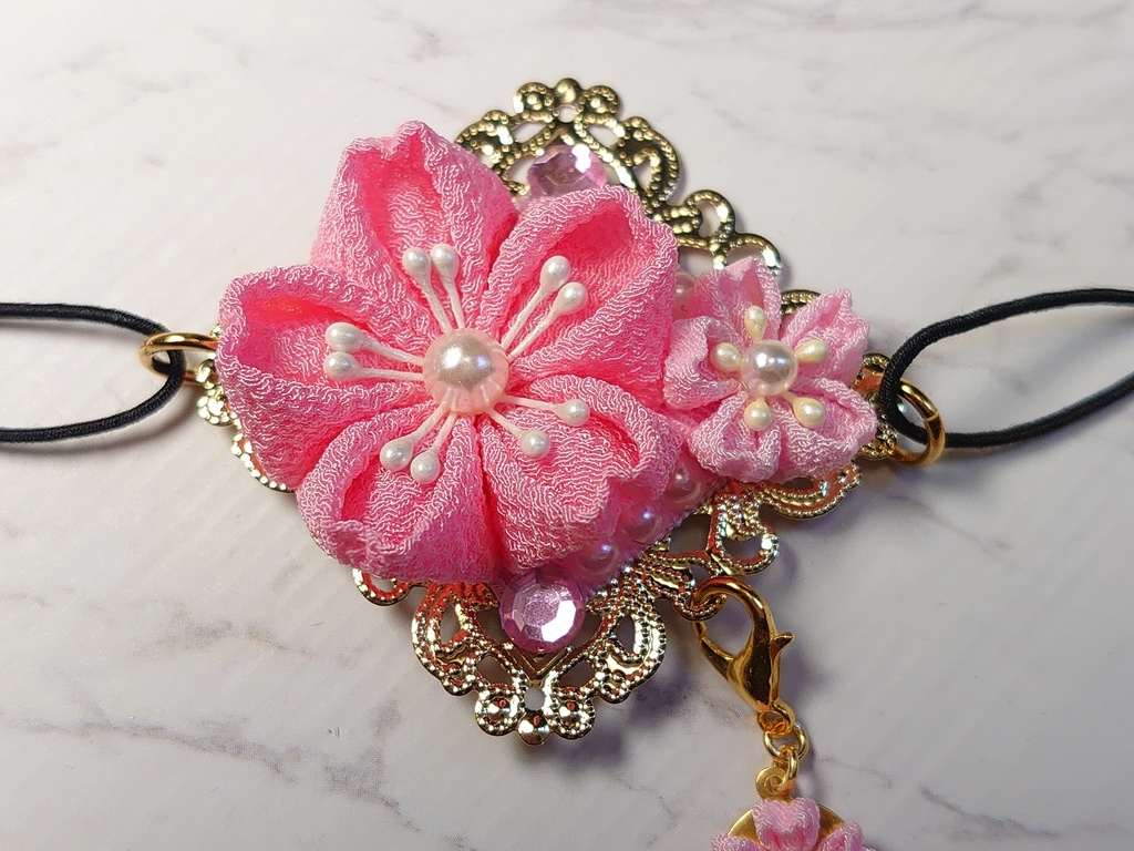 つまみ細工のマスクフック