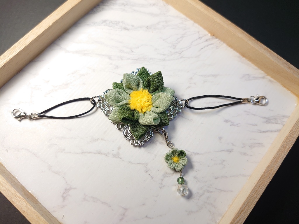 つまみ細工のマスクフック