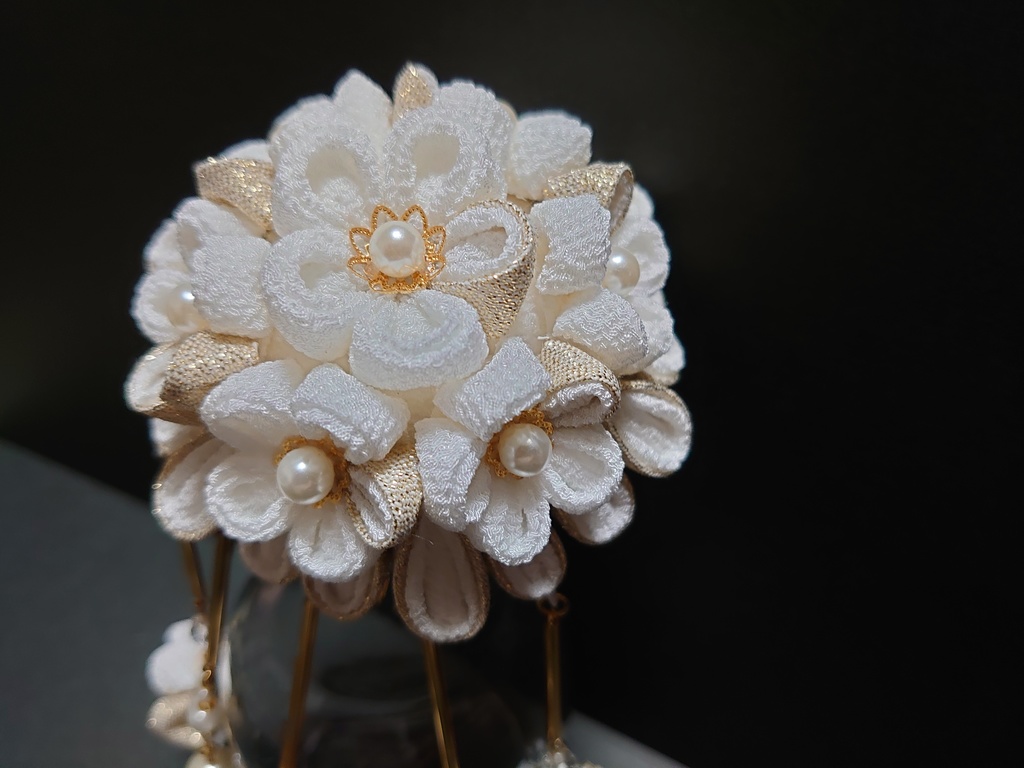 つまみ細工の髪飾り(白と金)豪華絢爛セット