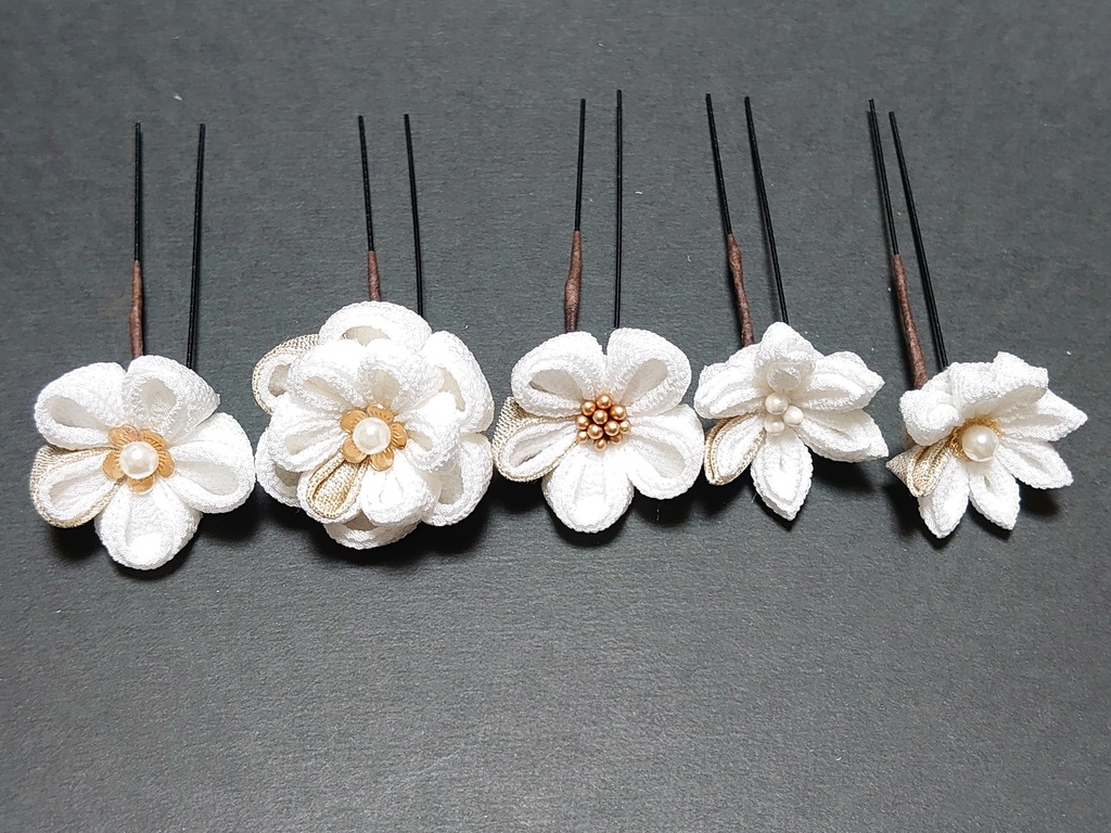 つまみ細工の髪飾り(白と金)豪華絢爛セット