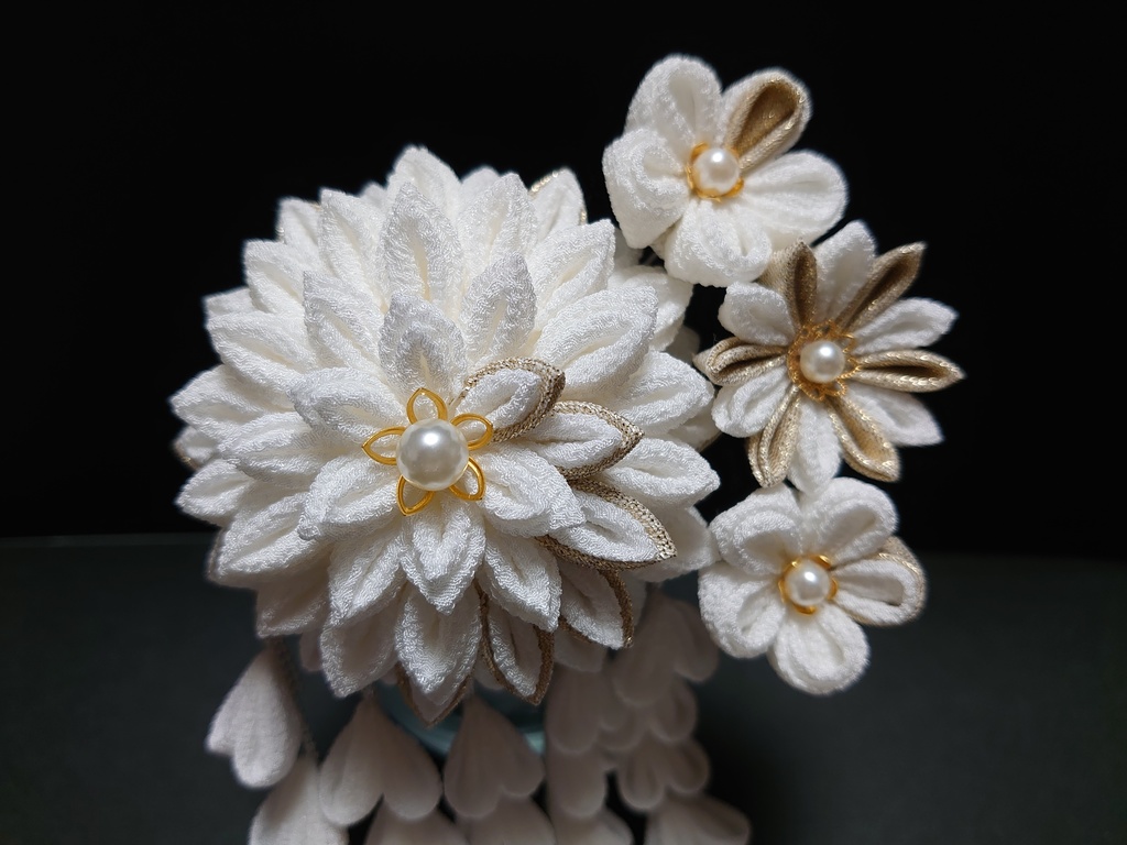 つまみ細工の髪飾り(白と金)豪華絢爛セット