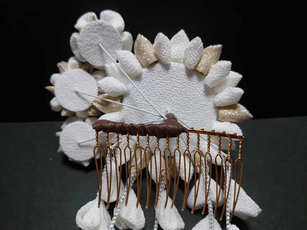 つまみ細工の髪飾り(白と金)豪華絢爛セット