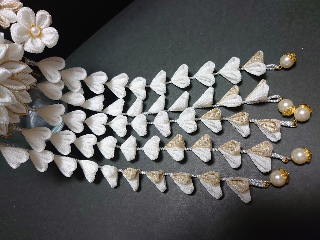 つまみ細工の髪飾り(白と金)豪華絢爛セット