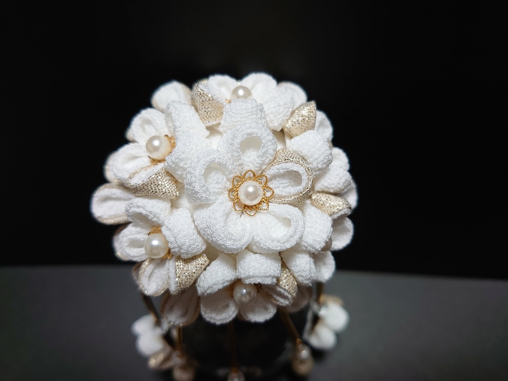 つまみ細工の髪飾り(白と金)豪華絢爛セット