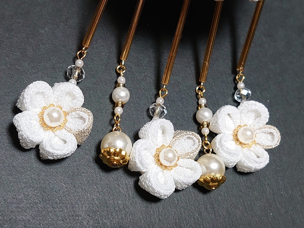 つまみ細工の髪飾り(白と金)豪華絢爛セット