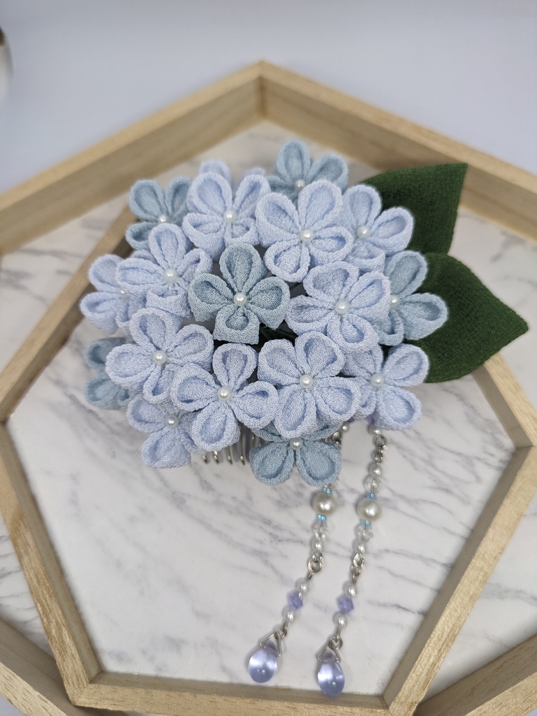つまみ細工 紫陽花の髪飾り(水色)