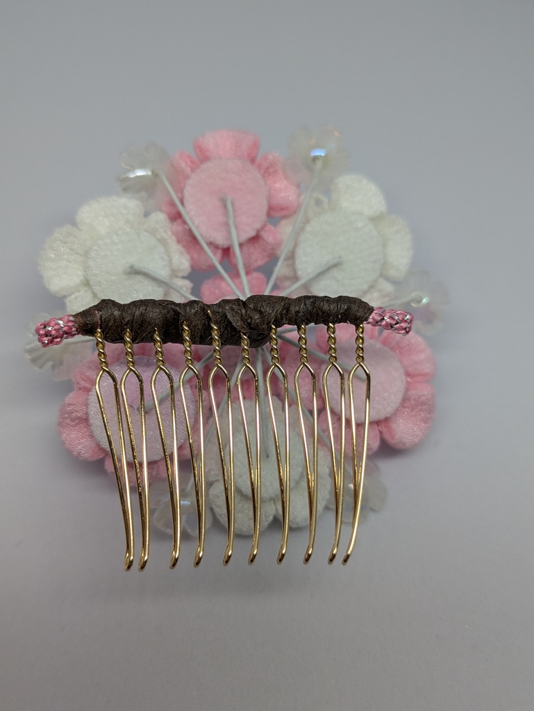 つまみ細工の髪飾り