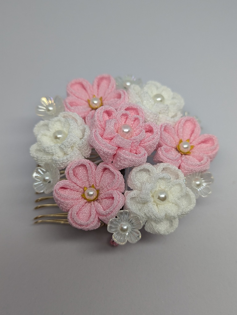 つまみ細工の髪飾り