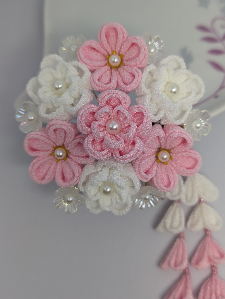 つまみ細工の髪飾り