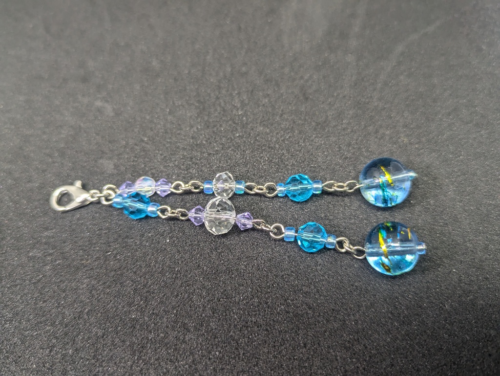 つまみ細工の髪飾り(ブルー系)