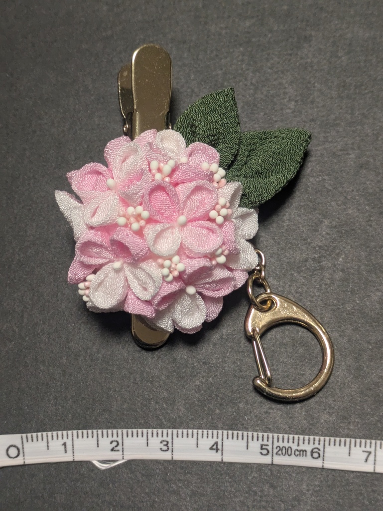 つまみ細工の紫陽花のキークリップ(ピンク)