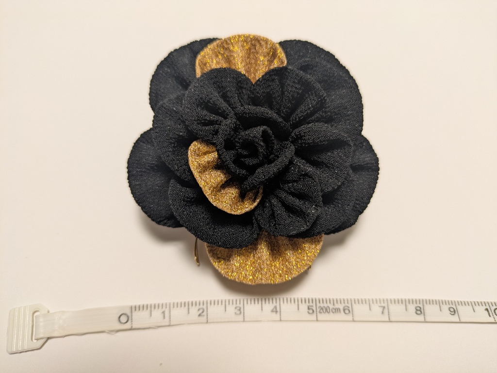 黒と金のつまみ細工のバラの髪飾りセット