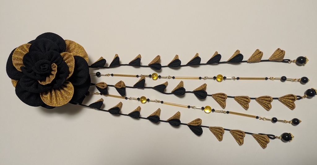 黒と金のつまみ細工のバラの髪飾りセット