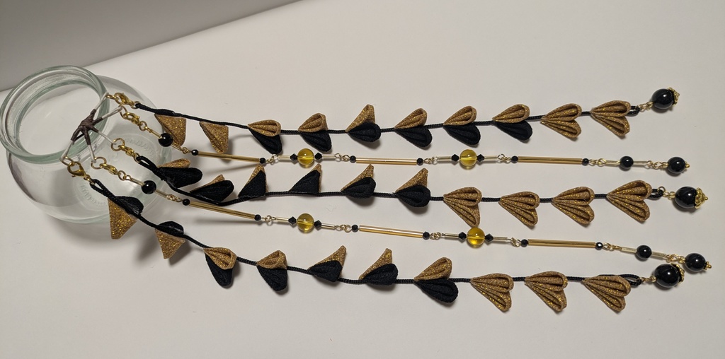 黒と金のつまみ細工のバラの髪飾りセット