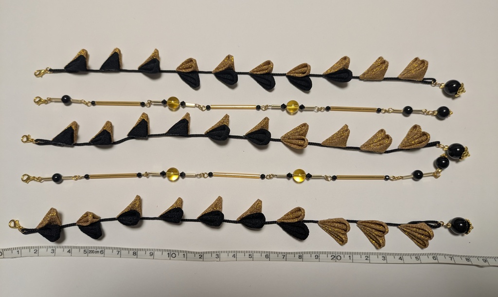 黒と金のつまみ細工のバラの髪飾りセット