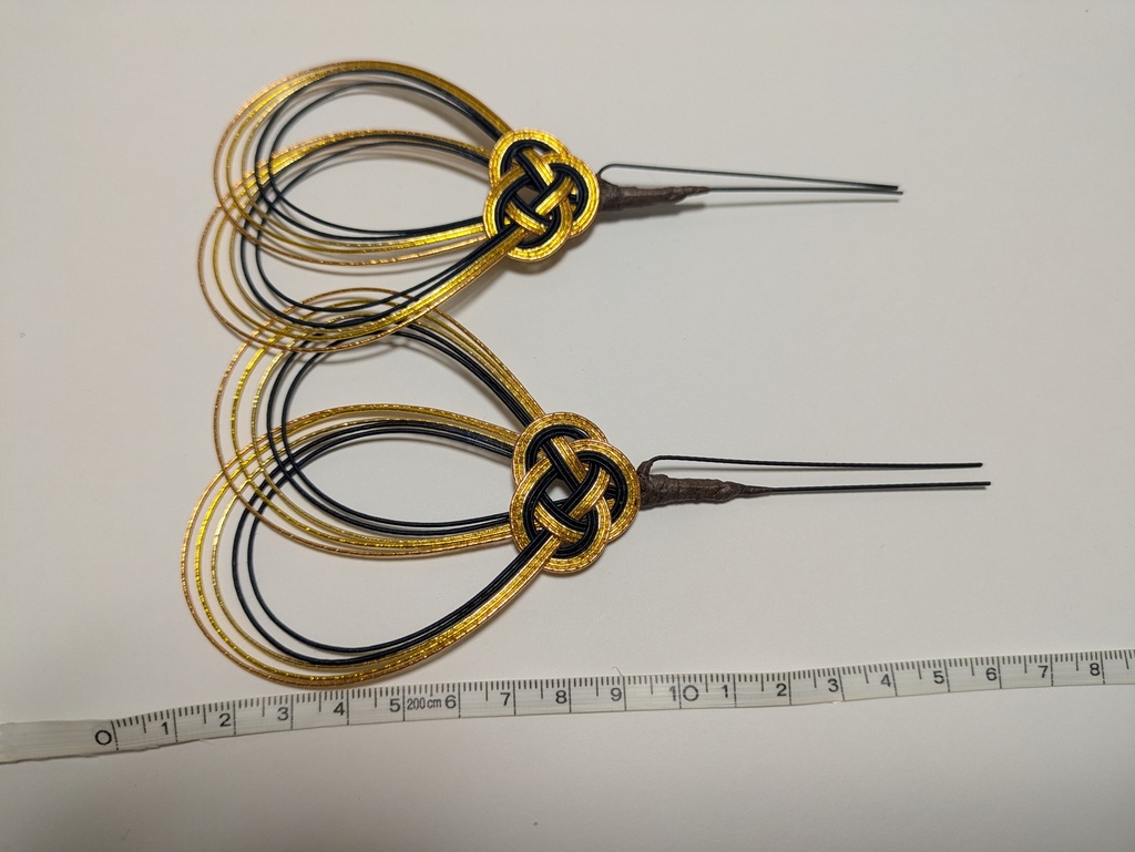 黒と金のつまみ細工のバラの髪飾りセット