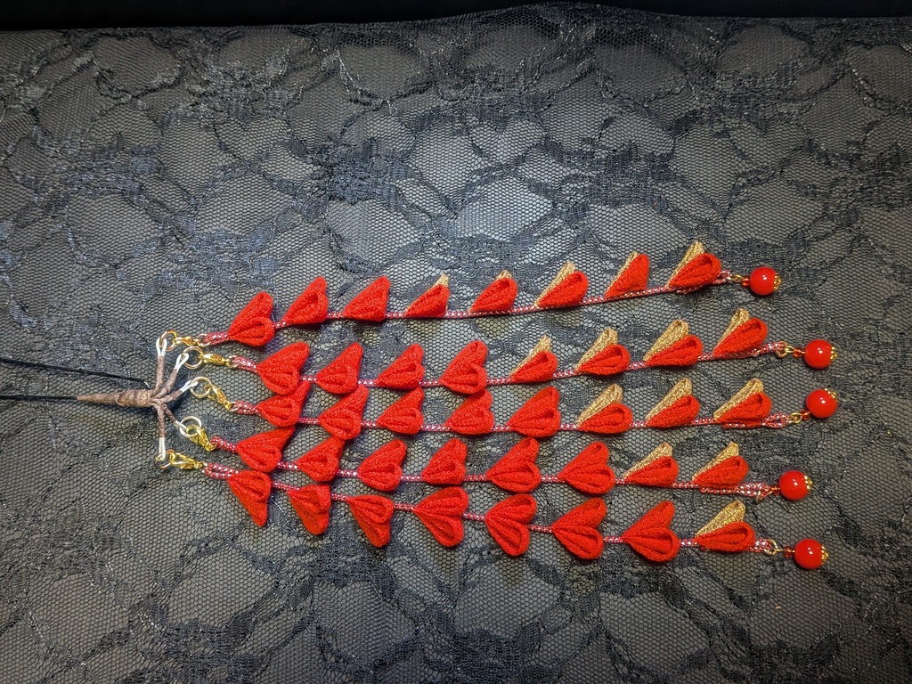 つまみ細工 赤と金の髪飾りセット