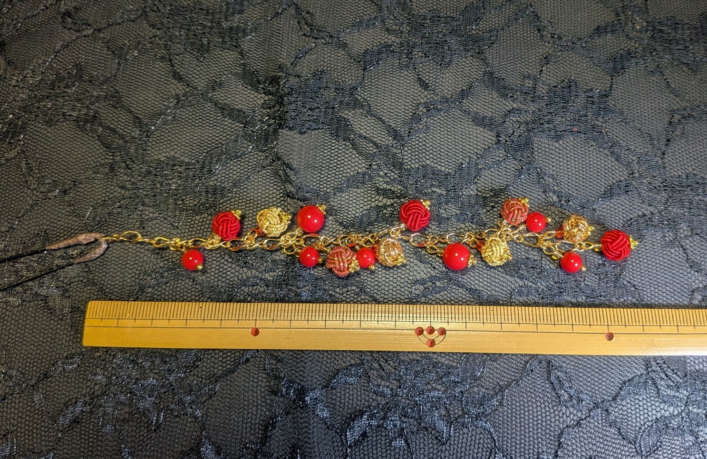 つまみ細工 赤と金の髪飾りセット