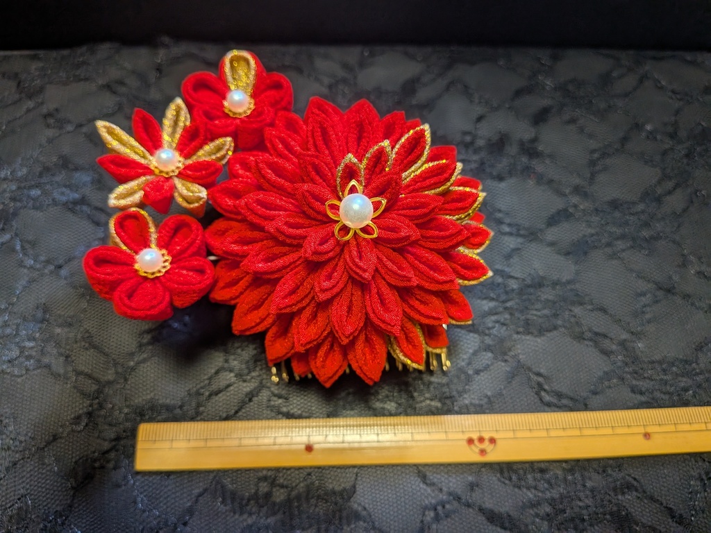 つまみ細工 赤と金の髪飾りセット