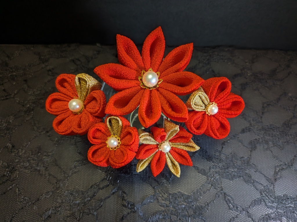 つまみ細工 赤と金の髪飾りセット