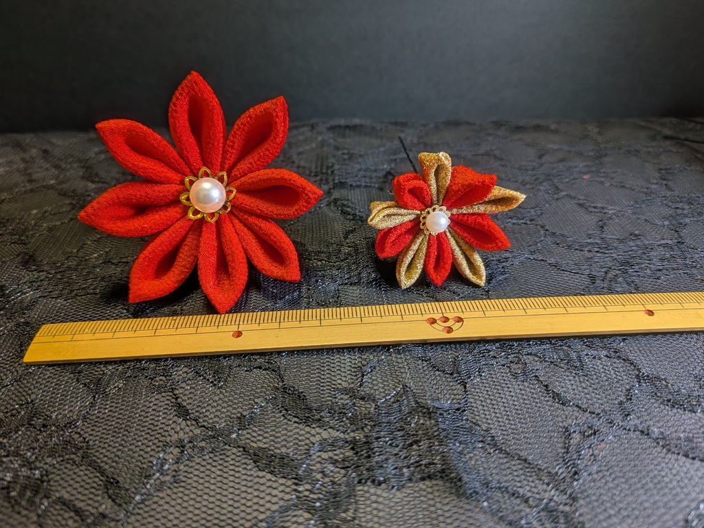 つまみ細工 赤と金の髪飾りセット