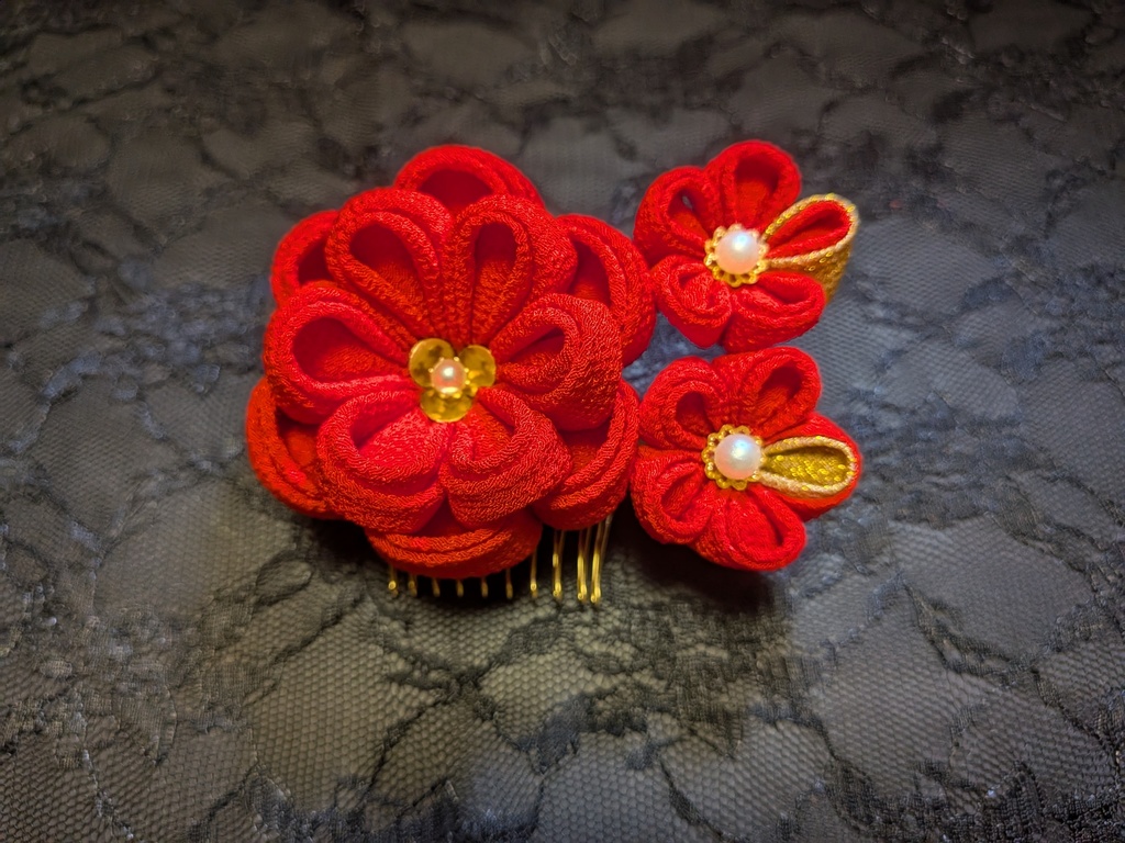 つまみ細工 赤と金の髪飾りセット