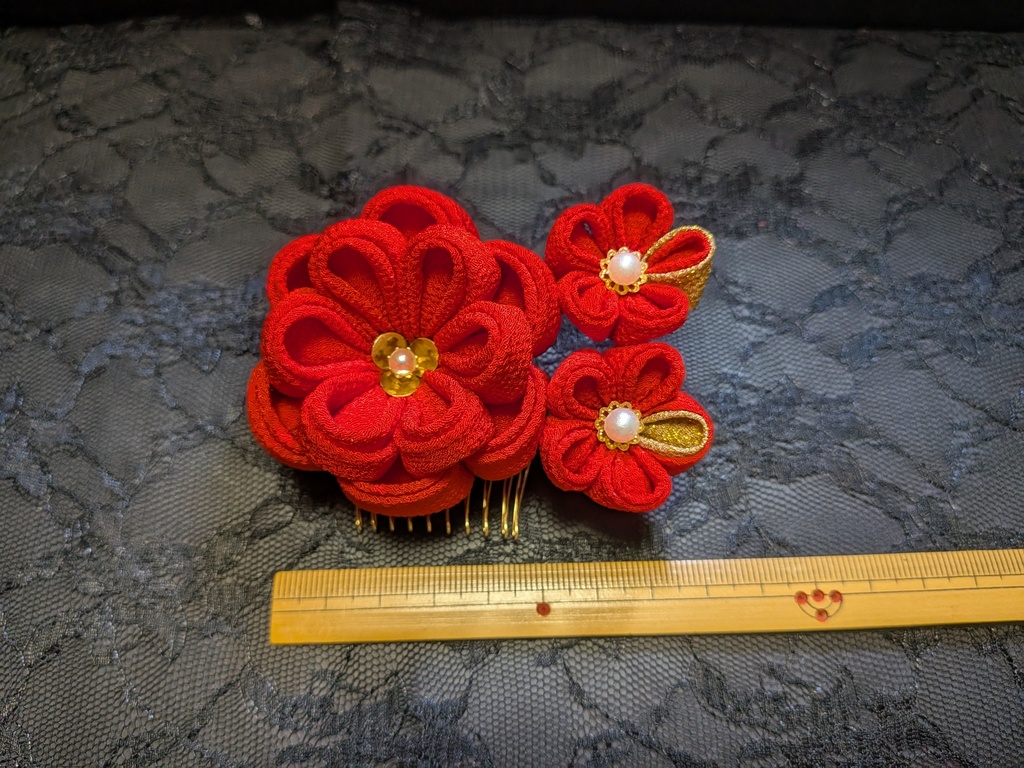 つまみ細工 赤と金の髪飾りセット