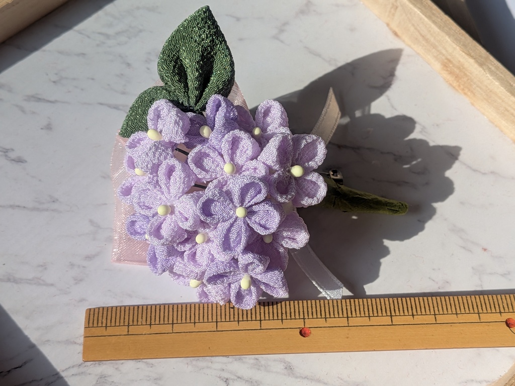 つまみ細工紫陽花のコサージュ(紫)