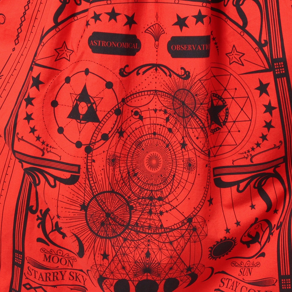 魔法の本のような柄と、月の満ち欠けが描かれた ギャザースカート(RED)