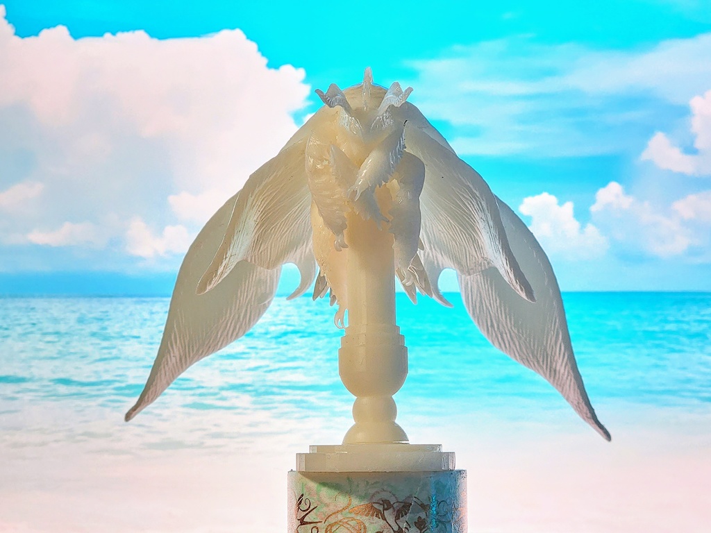 もふもふ蛾の指人形(台座付き) 未塗装・未組み立てフィギュア