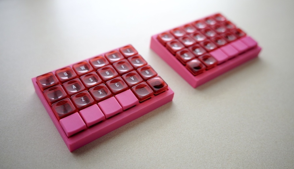 【ケース&キーキャップ付き】【はんだ付け済み】PEKS48 無線分割キーボードキット