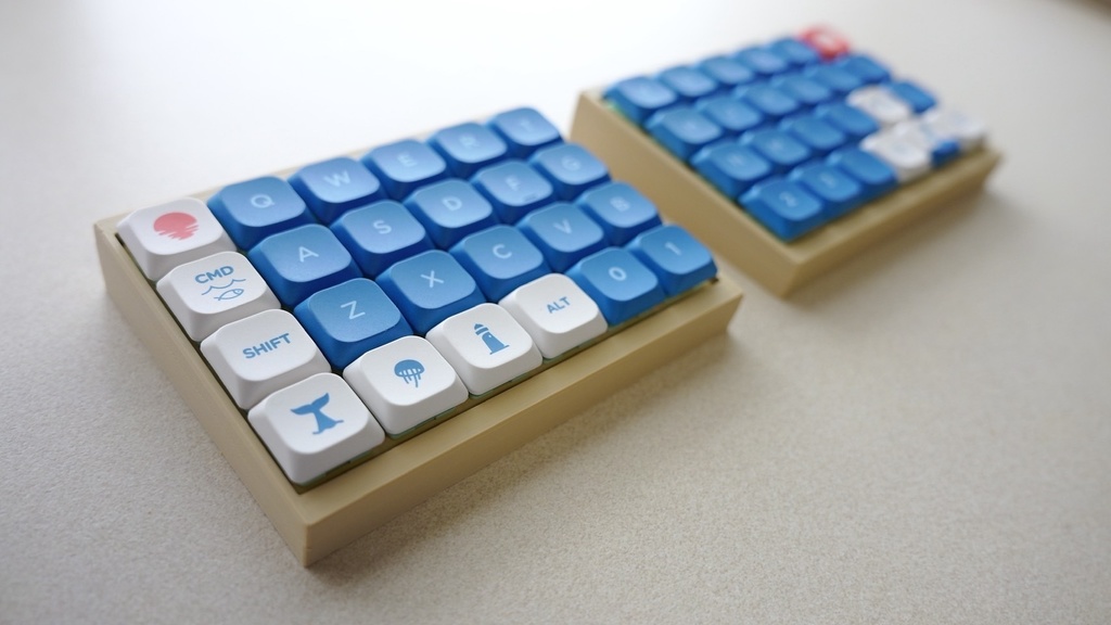 【ケース&キーキャップ付き】【はんだ付け済み】PEKS48 無線分割キーボードキット