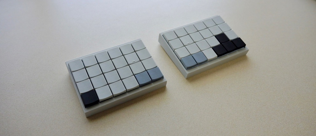 【ケース&キーキャップ付き】【はんだ付け済み】PEKS48 無線分割キーボードキット