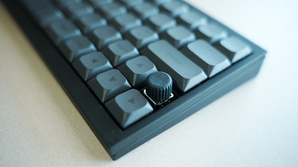 【はんだ付け済み】【ケース付き】60%ロータリーエンコーダ付き自作キーボード GT67