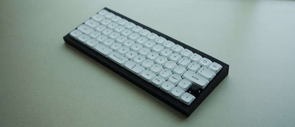 【はんだ付け済み】【ケース付き】60%ロータリーエンコーダ付き自作キーボード GT67