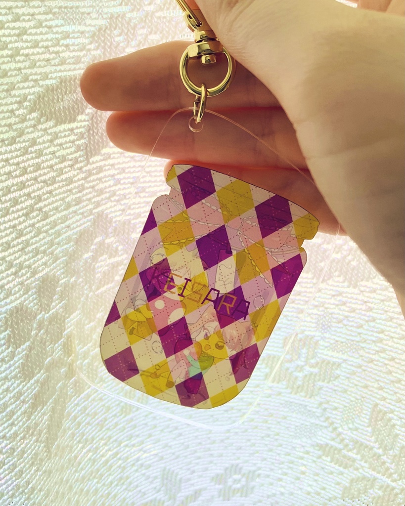 ケイサラアクキージャム瓶詰め