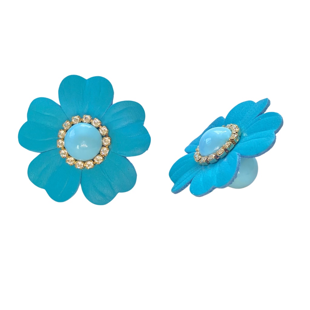 レザーフラワーピアス ♡ ライトブルー×ペールブルー