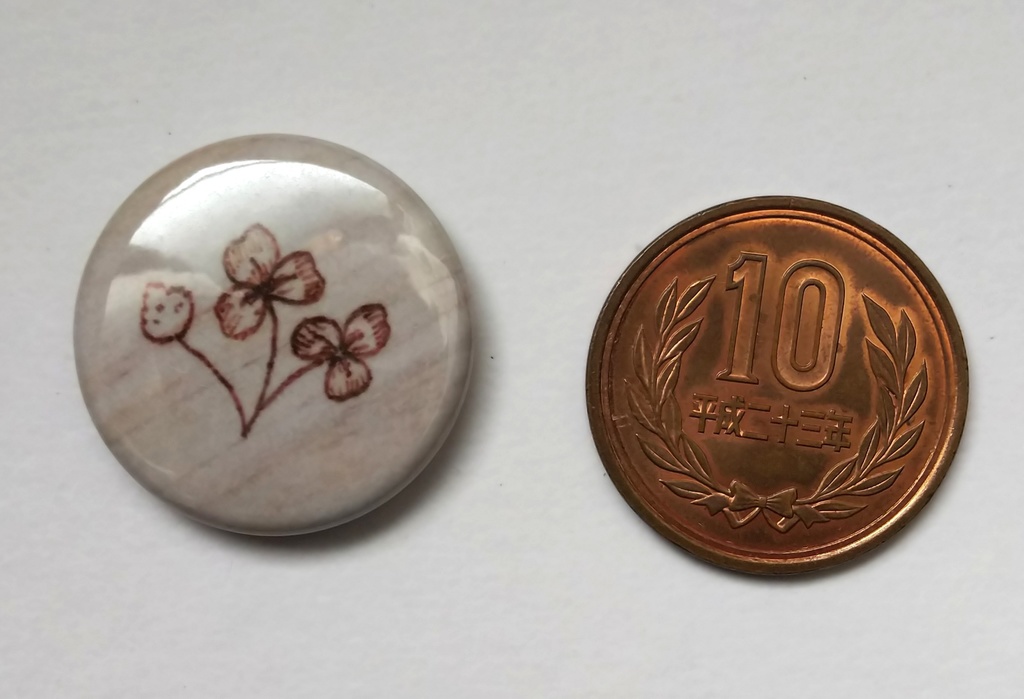 クローバーの缶バッチ