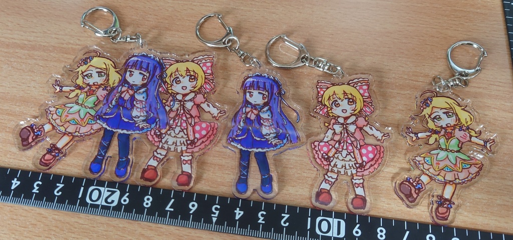 フリプリ+小春ちゃんアクキー 70 x 70 (mm)