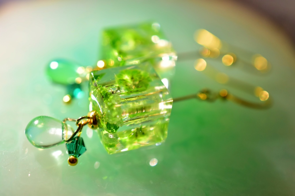 キューブピアス(緑)