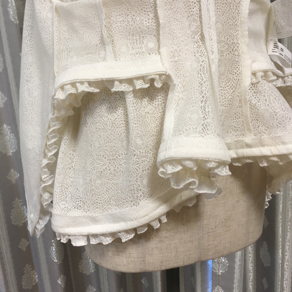 ドルマンスタイルレースマント