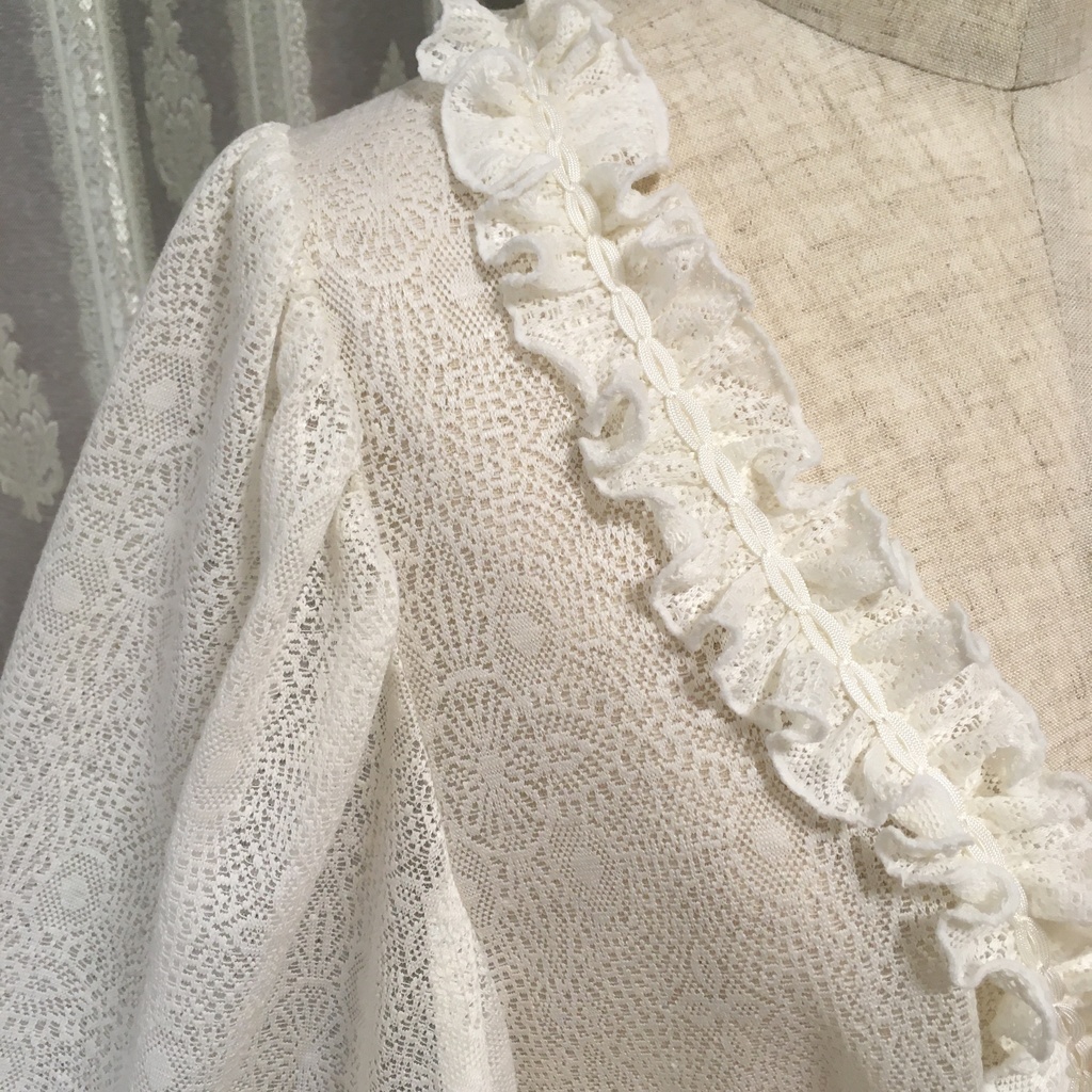 ドルマンスタイルレースマント