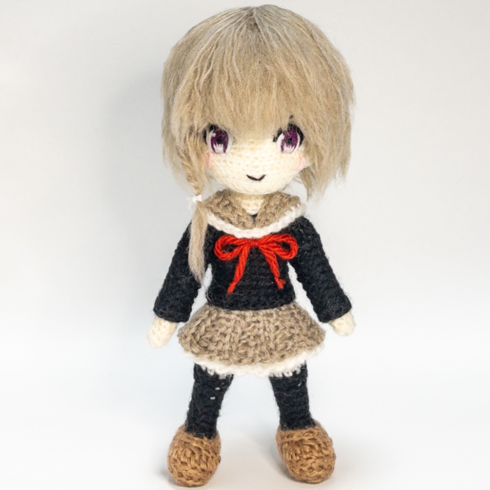 自立するヒトガタあみぐるみ(プロトタイプ セーラー服)/Self-standing Amigurumi doll(prototype sailor suit)