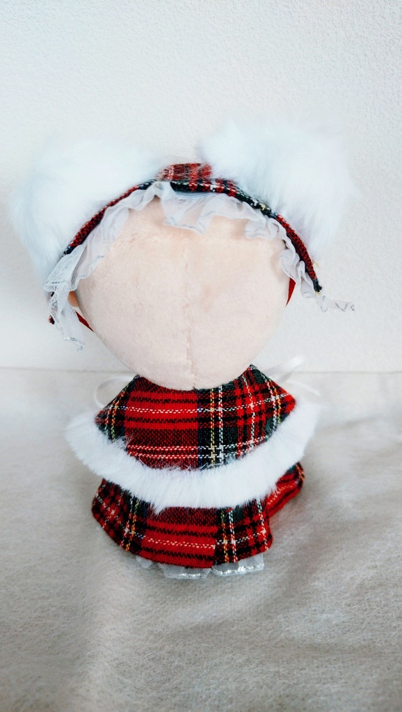 【先取りクリスマス⁉🎄】10センチ〜12センチぬい服 チェック柄ケープ&スカートandヘッドドレス🩷